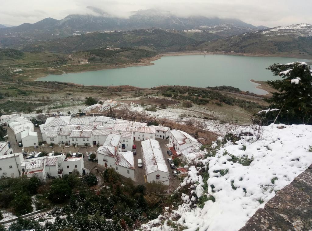 Tugasa Arco De La Villa Zahara De La Sierra Kültér fotó