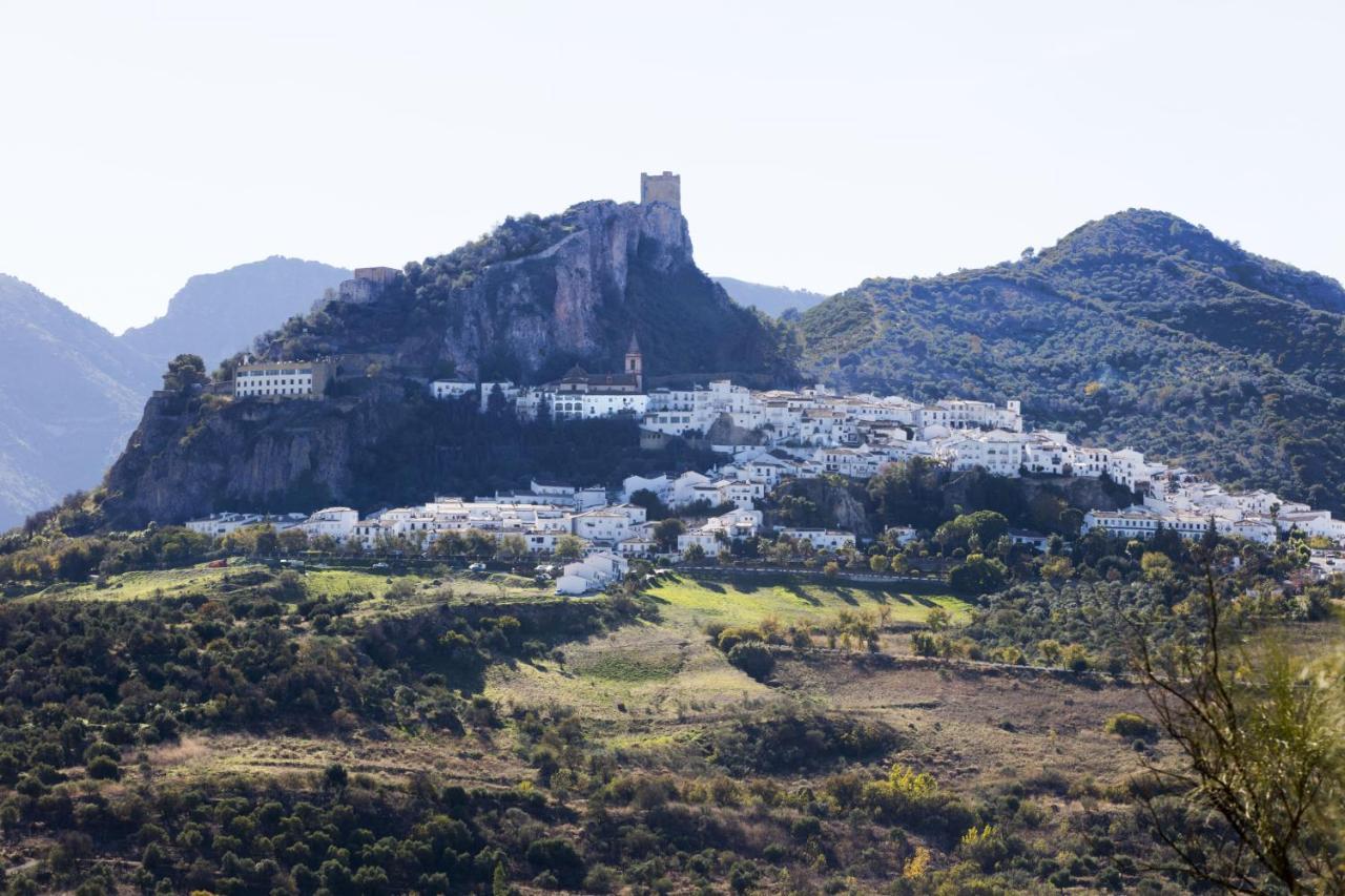 Tugasa Arco De La Villa Zahara De La Sierra Kültér fotó