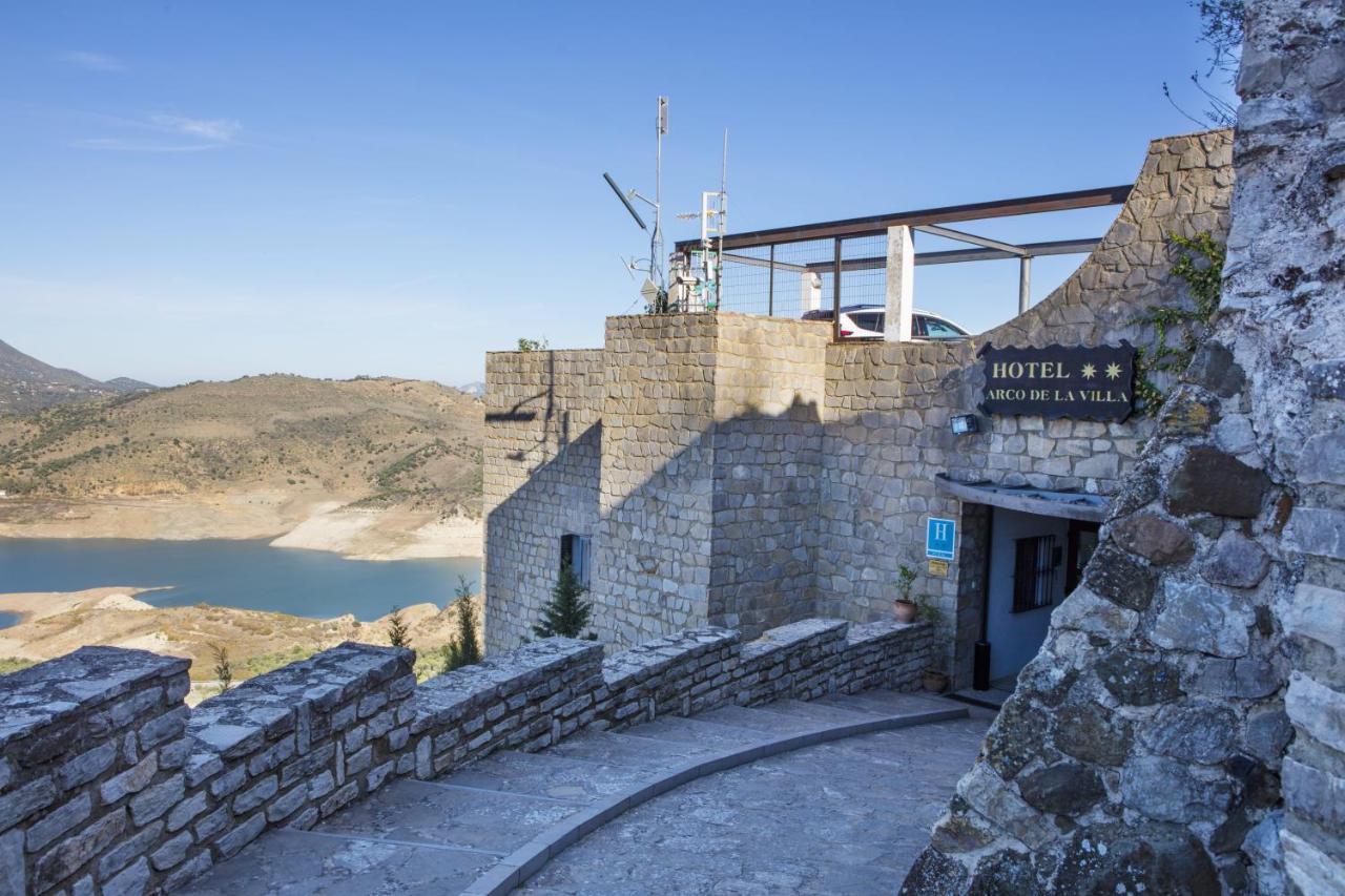 Tugasa Arco De La Villa Zahara De La Sierra Kültér fotó