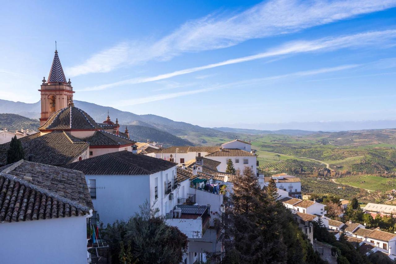 Tugasa Arco De La Villa Zahara De La Sierra Kültér fotó